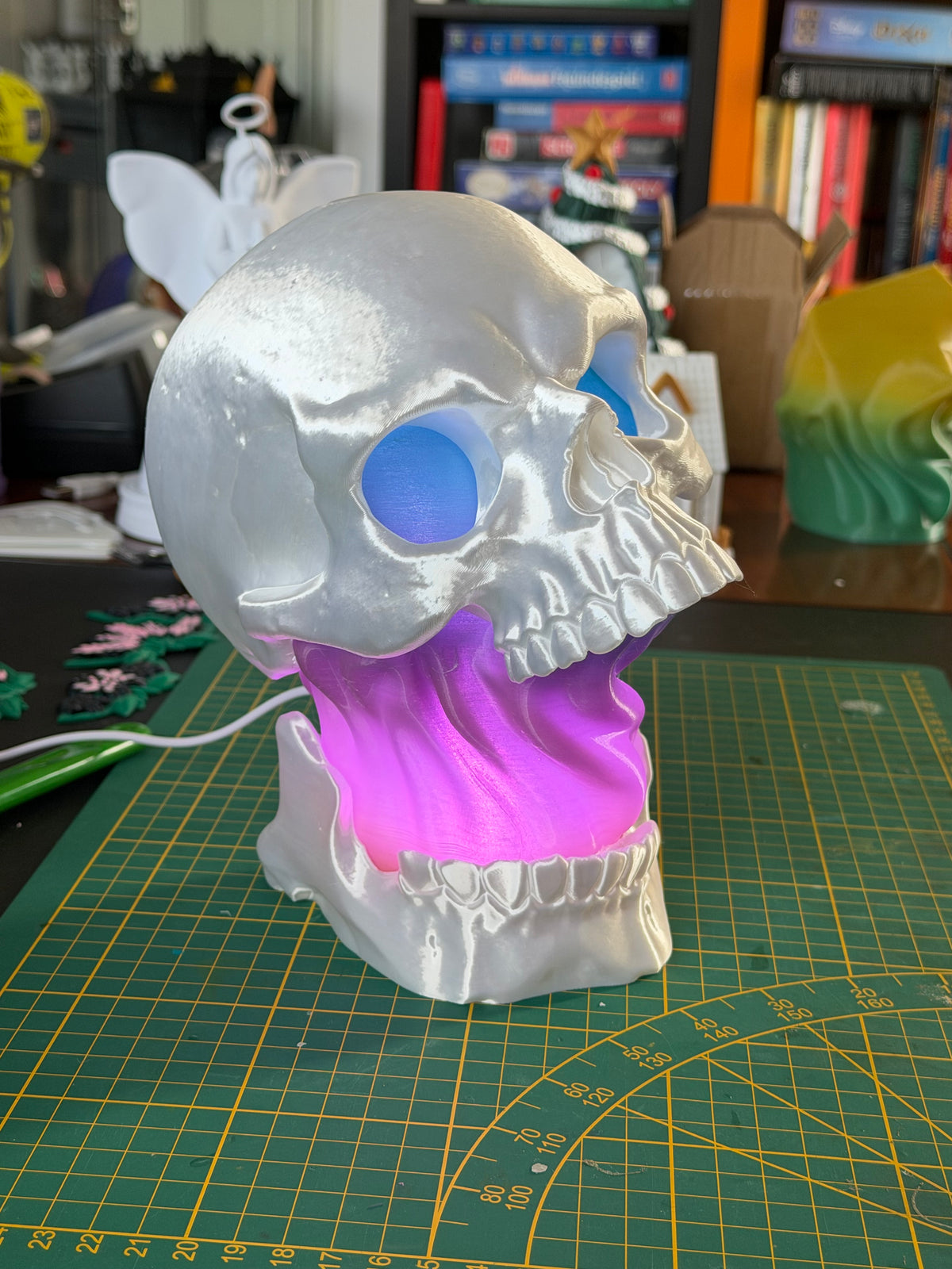 Totenkopf Tischlampe