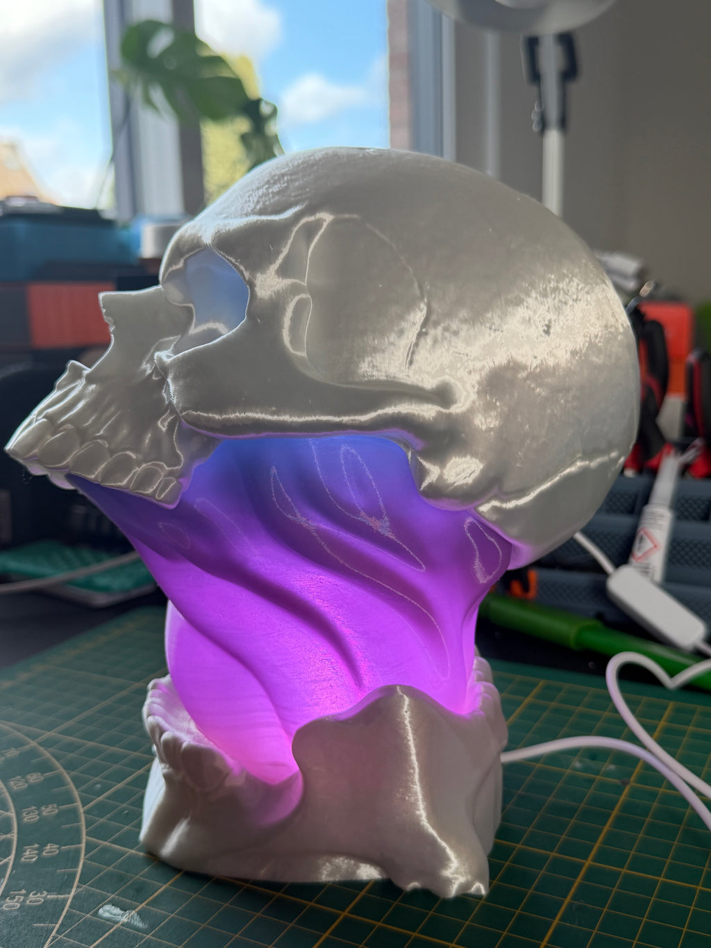 Totenkopf Tischlampe