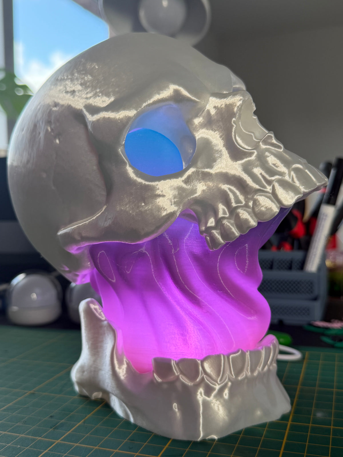 Totenkopf Tischlampe